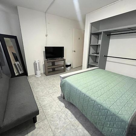 8 Venator House Boutique Apartment Leon Bagian luar foto