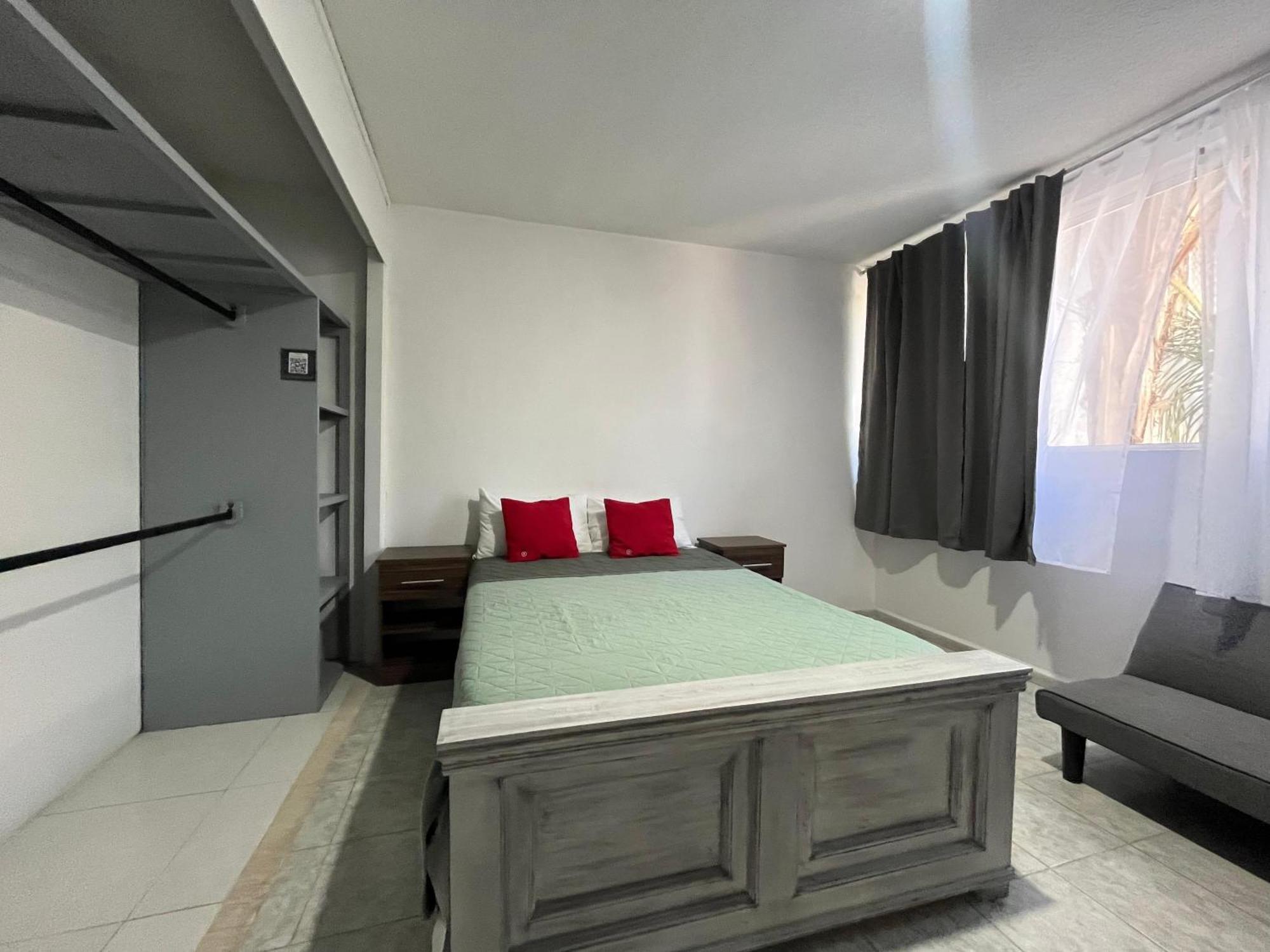 8 Venator House Boutique Apartment Leon Bagian luar foto