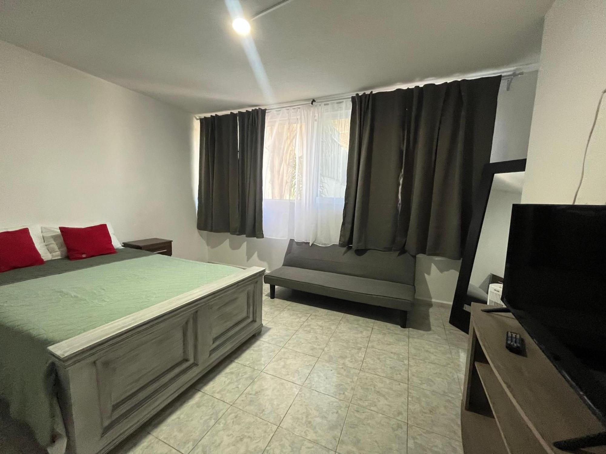 8 Venator House Boutique Apartment Leon Bagian luar foto