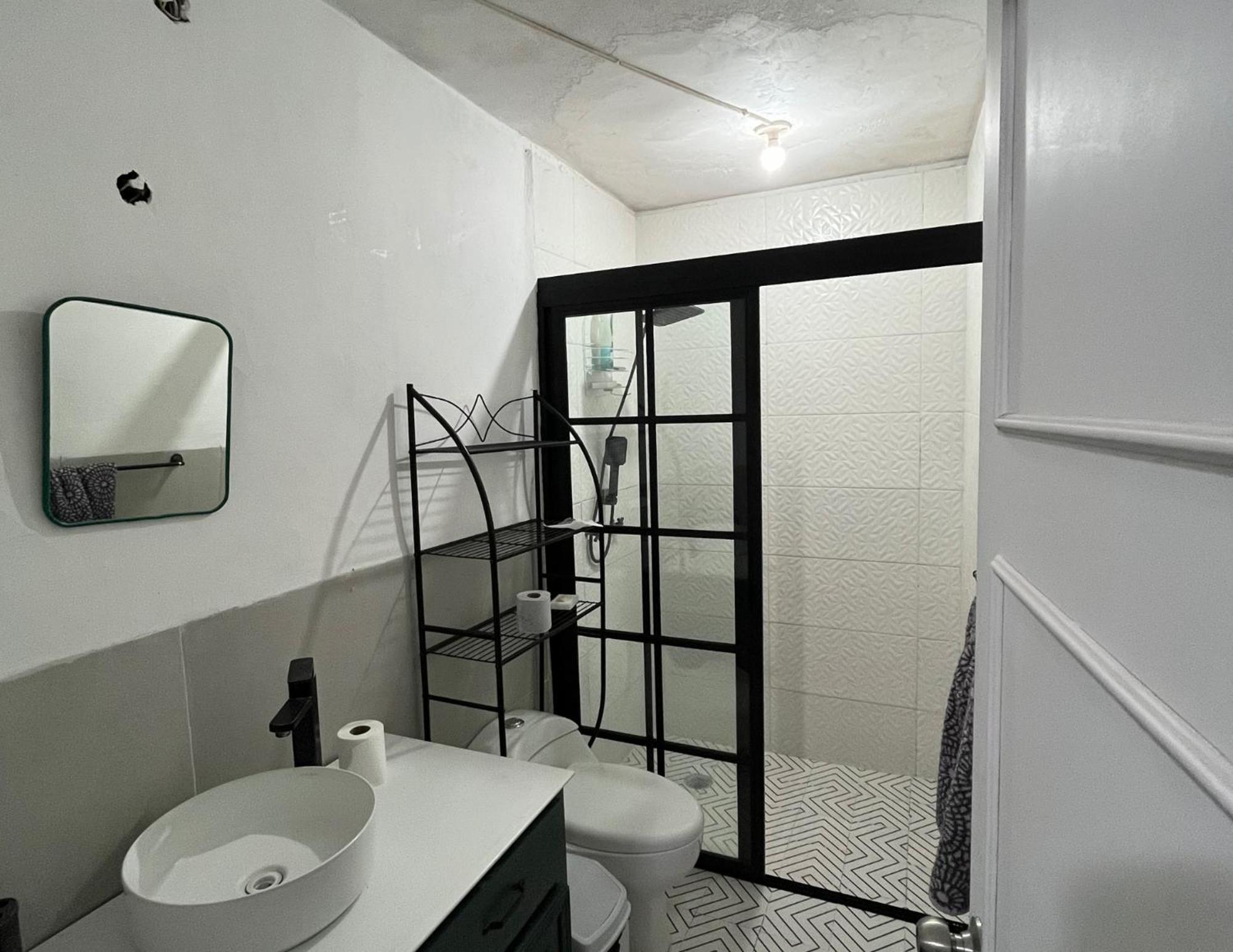 8 Venator House Boutique Apartment Leon Bagian luar foto